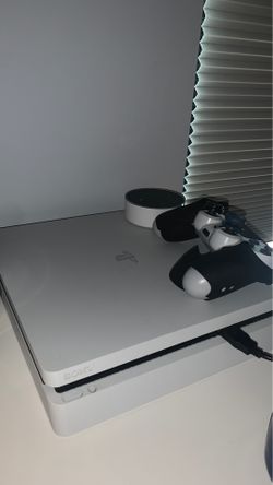 PS4 Slim Limited Edition ‘Glacier White’ System *With Ps4 games and Dualshock controller*