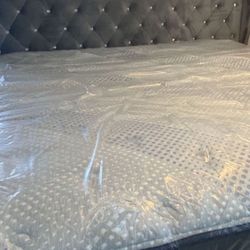New Platform Bed 🛏 Frame DIFFERENT COLORS AVAILABLE + Luxury Name Brand Mattress. Order & Get It Today 🚚 