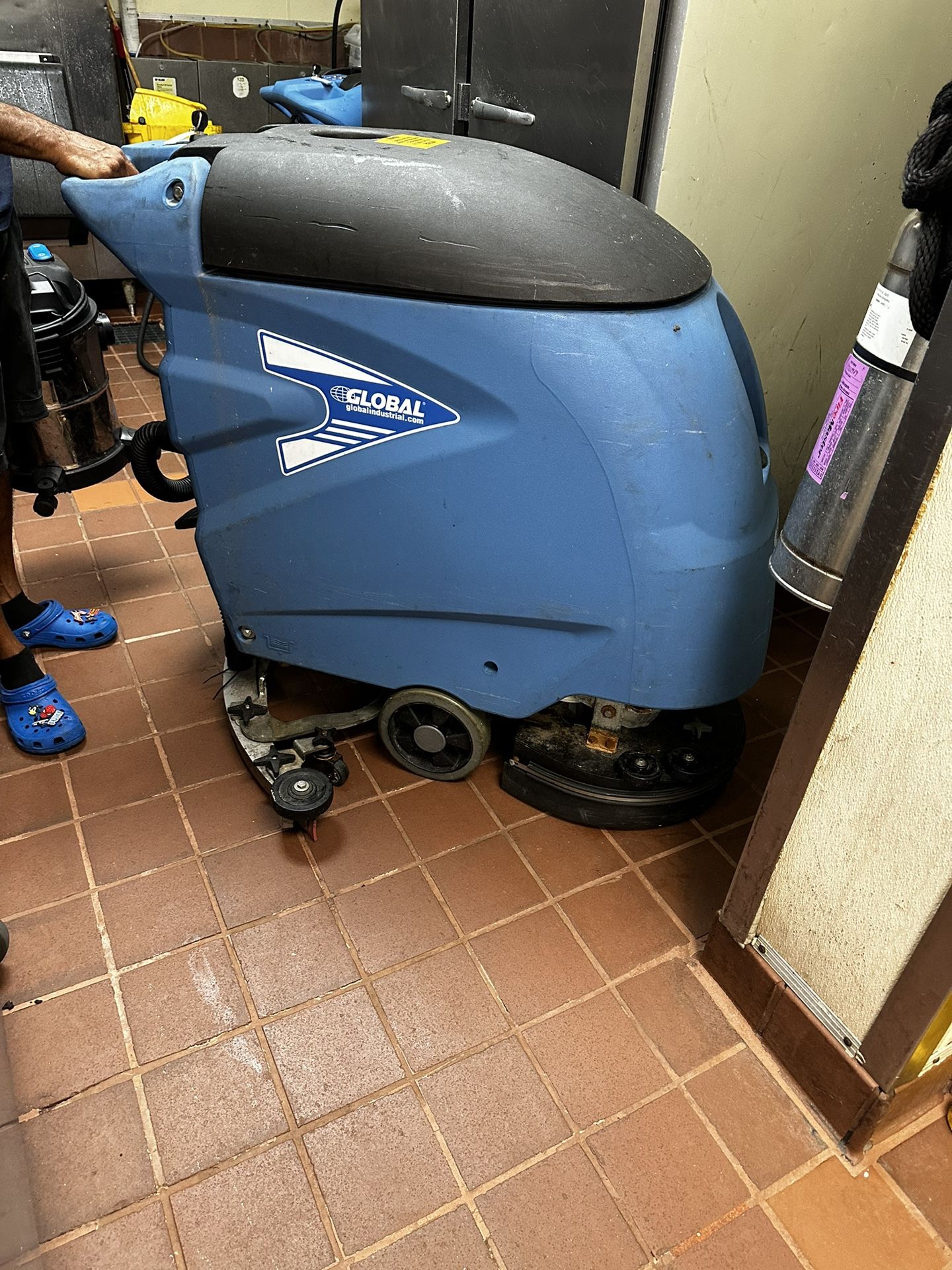 Auto Floor Scrubber Machine