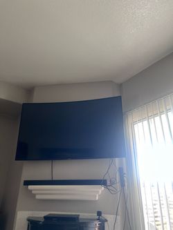 70 inch Samsung curve￼