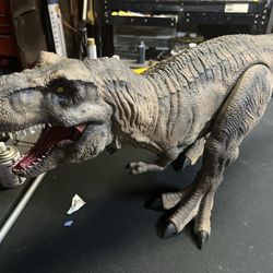 Jurassic Park  Super Colossal Trex  Repaint With Glass Eyes