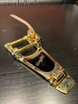 Bigsby B700 Vibrato Tailpiece w Tension Bar - Gold