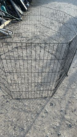 Pet play yard with gate 36 inches high by 64 inches of crops