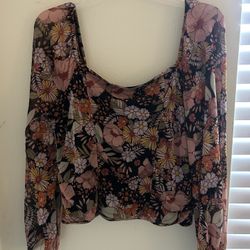 Arula Floral Top Size X