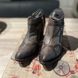 Cuadra Boots Size 9 