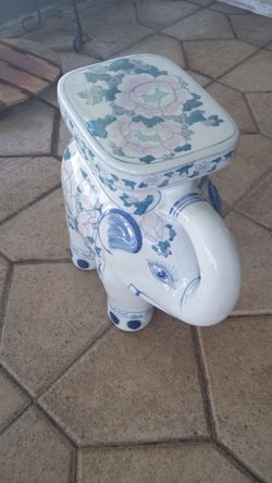 Elephant plant stand