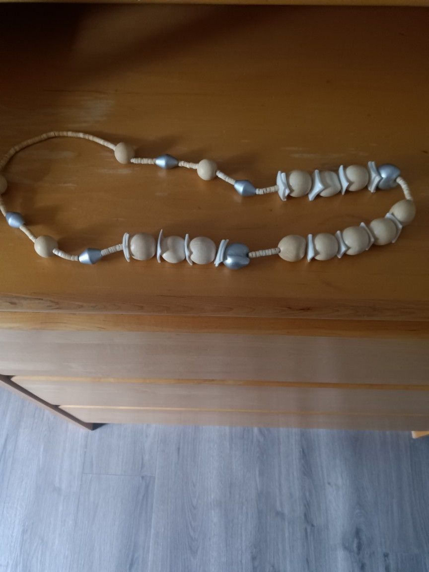 Vintage-Style Wood & Bead Necklace 