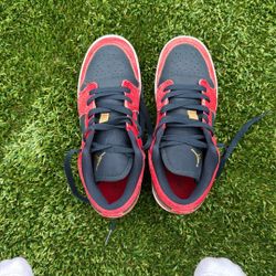 Jordan One Low Size 4 Y