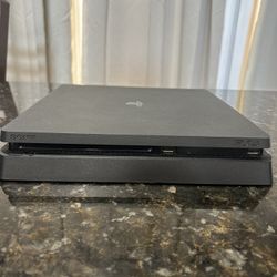 PS4 Slim