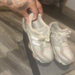 New Balance Little Kids Girls Size 3 Grey Pink | Take For $10