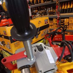  Milwaukee
7.5 Amp 1/2 in. Hole Hawg Heavy-Duty Corded Drill
