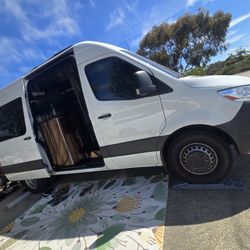 Mercedes Sprinter Camper 