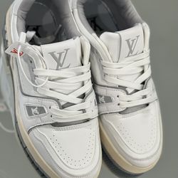 (No Box)Louis Vuitton Sneakers #54 (Size 8.5) for Sale in Quail