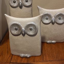 Decorative owl set
