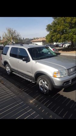 2004 ford explorer