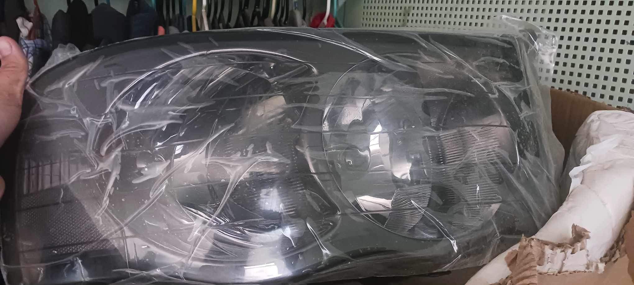 2002-2005 Dodge Ram 2500 Headlights And Foglights