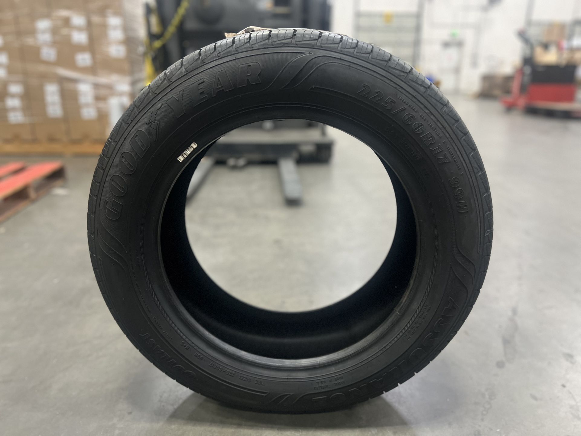 Goodyear Assurance Outlast 225/60R17 225-60-17 Set Of 4