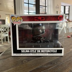 The Batman Selina Kyle On Motercycle Funko Pop  281