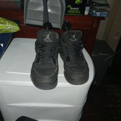 Jordan 4 Retro BLACK CAT