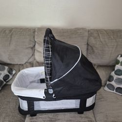 Baby Bassinet $20