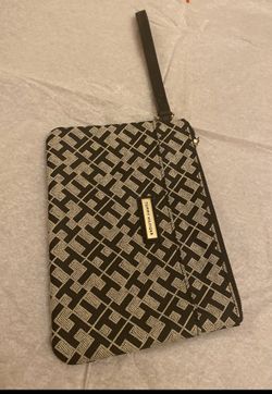 Tommy Hilfiger wristlet