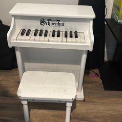 Schoenhut Mini Piano