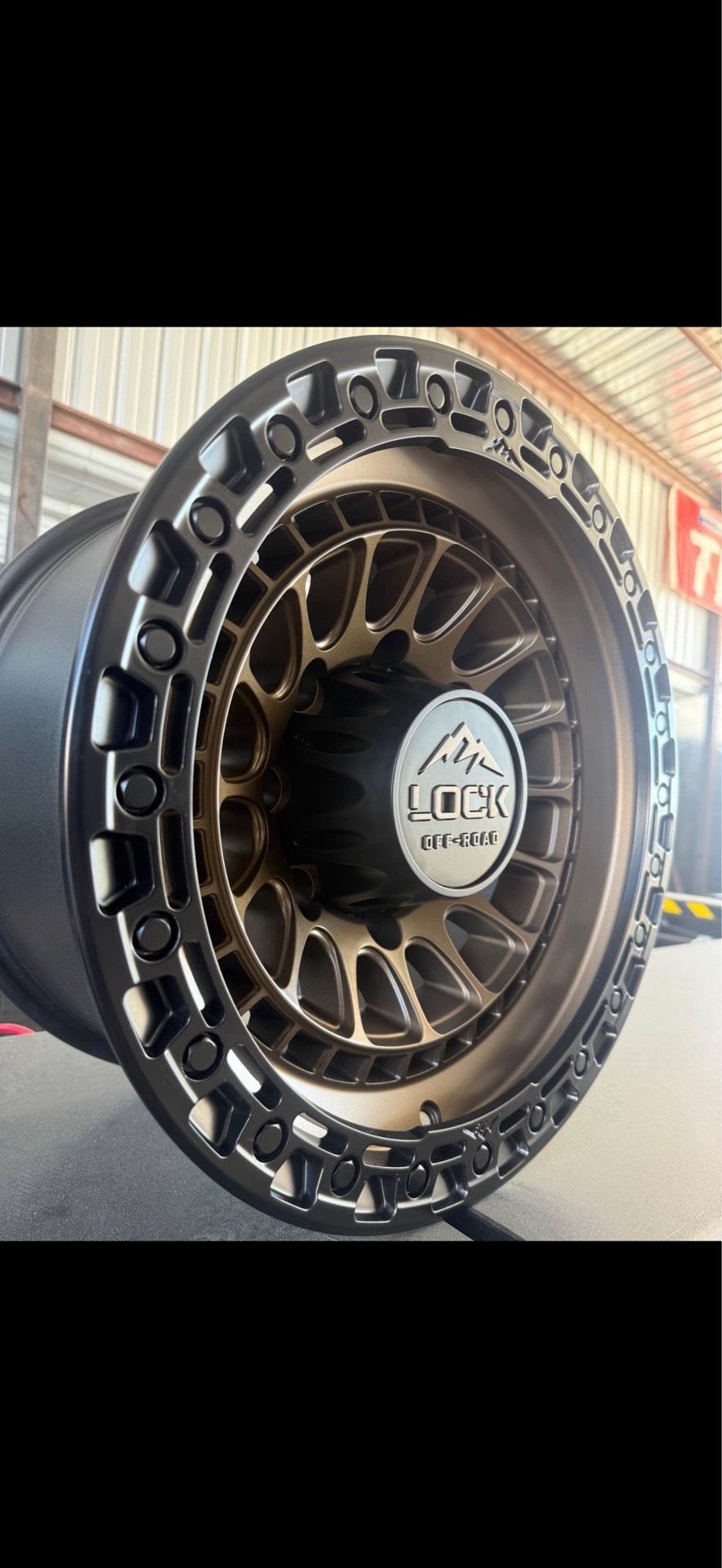 17x9 lock off road