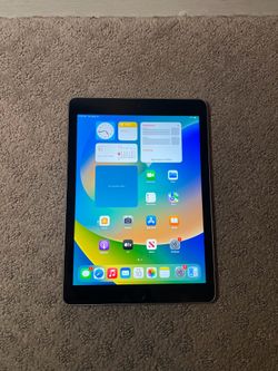 Apple iPad with charger 32GB like new already reset ready to use