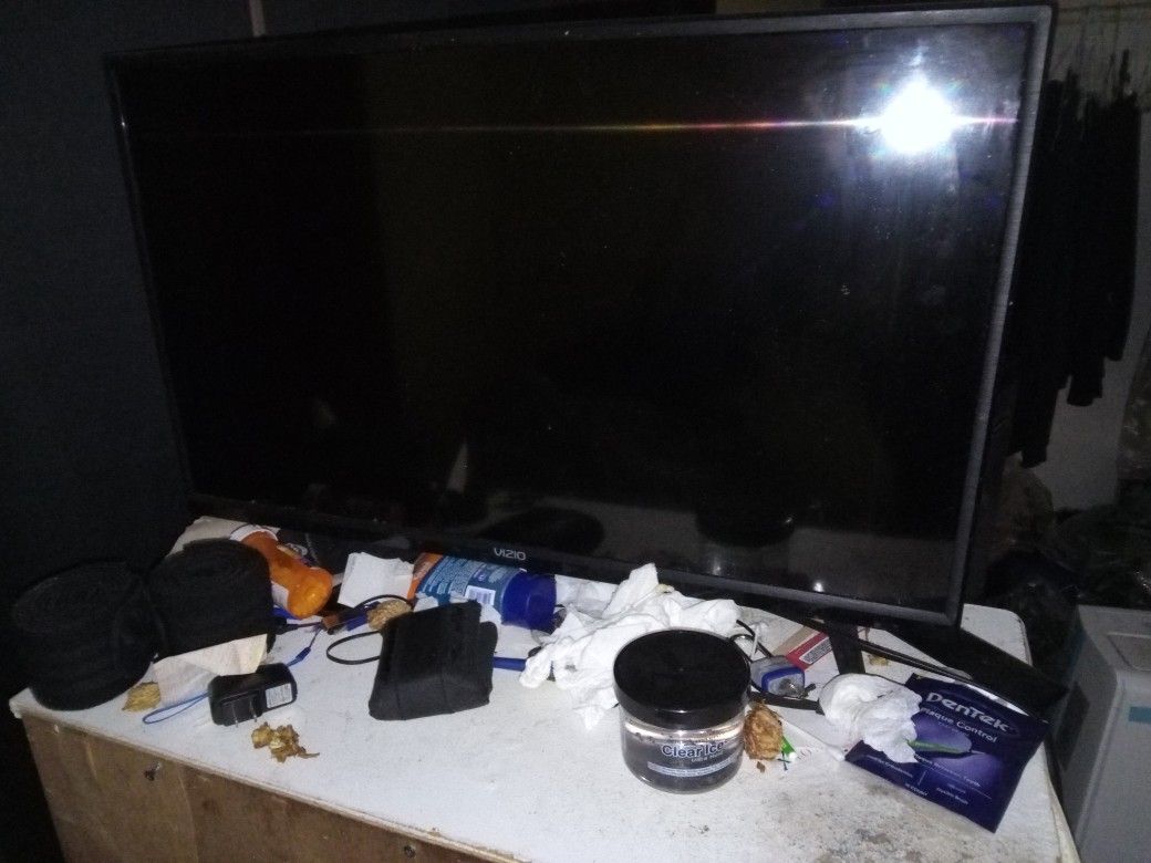 32' Smart 4k TV Beautiful Picture