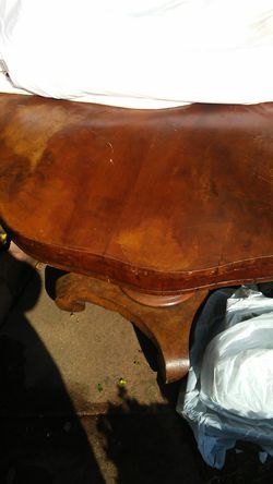Antique pedestal table