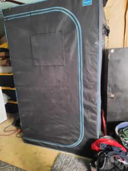 Grow Tent With 2 Lights