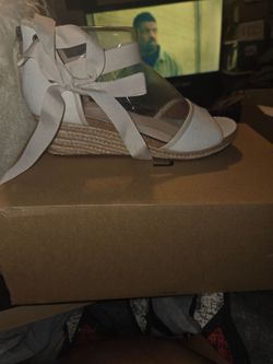 Brand new women uggs shoes size 10