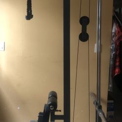 Lat -pull-down Machine With Low Row And Assorted Attachments 