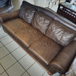 FREE LEATHER COUCH
