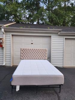 Headboard queen and mattress néctar & frame