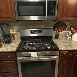 Samsun Stove And Microwave Oven 