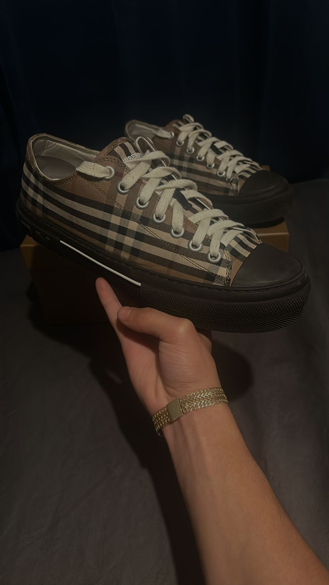 Burberry Size 10 (43) 