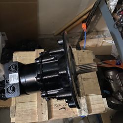 John Deere 320 Rh Drive Motor Single Speed