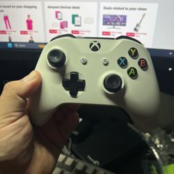 Xbox One Wireless Controller