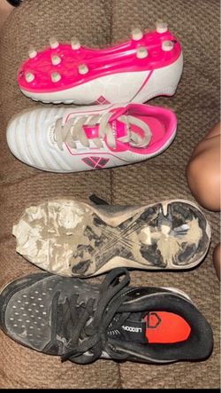Kids sport cleats