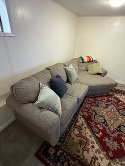 Flexsteel Thornton Sectional Sofa – Good Condition