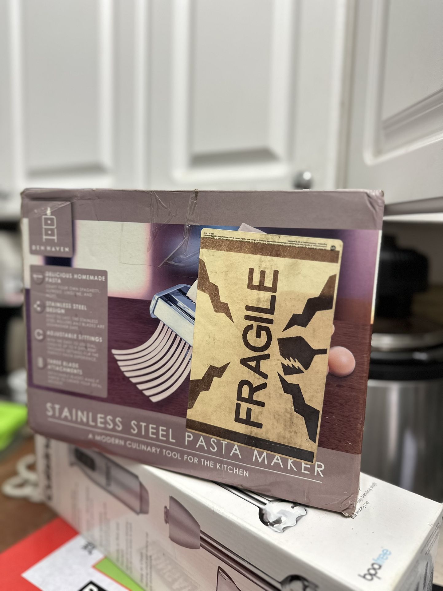 DEN HAVEN STAINLESS STEEL PASTA MAKER, ** NEW IN BOX** Hand Crank