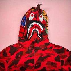 RED BAPE HOODIE SWEATER NEW CLOTHES SIZE S A5