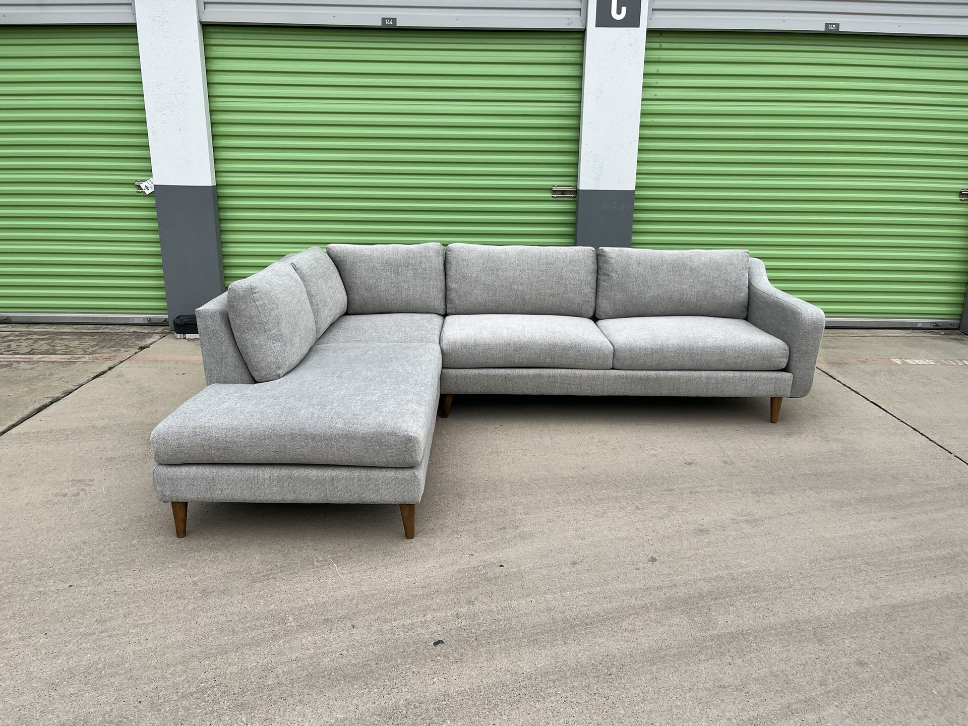FREE DELIVERY - Light Gray Sectional Couch by Johnathan Louis 🔥