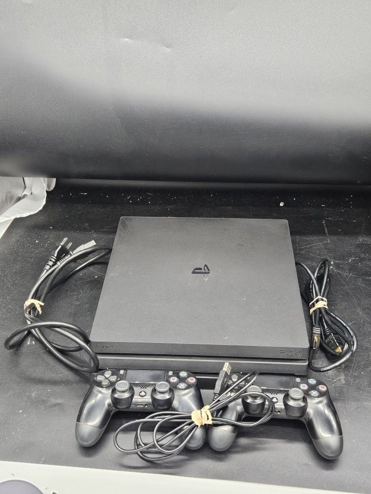 Sony PlayStation 4 Pro PS4 Video Game Console 11.02 Firmware With 2 Controllers
