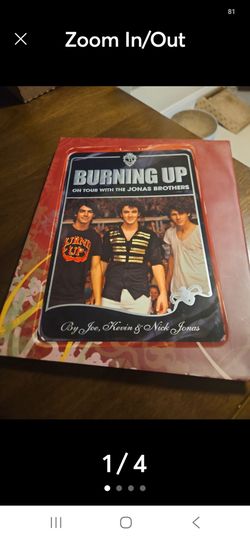 BURNING UP Book on tour with the JONAS BROTHERS