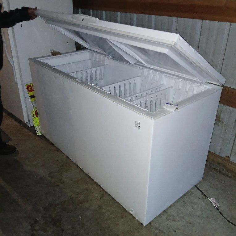 Freezer Kenmore Elite Digital Chest Tempature Control