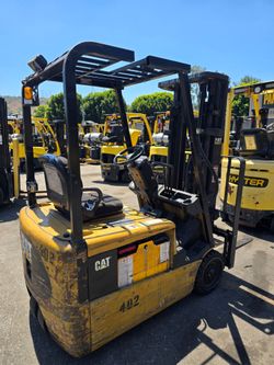 Cat 3 Wheel electric forklift
