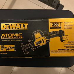 Dewalt Atomic 20V Max Cordless Brushless Compact Reciprocating Saw (tool only)
