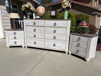 White Ashley 10 Drawer Dresser Chest of Drawers and Nightstand Furniture Set Great Condition